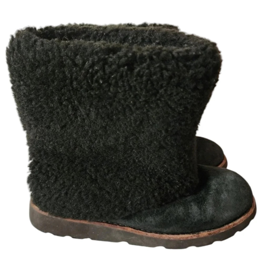 Ugg Australia 3220 Maylin Suede Boot with black shearling cuff Size 5 GUC RARE